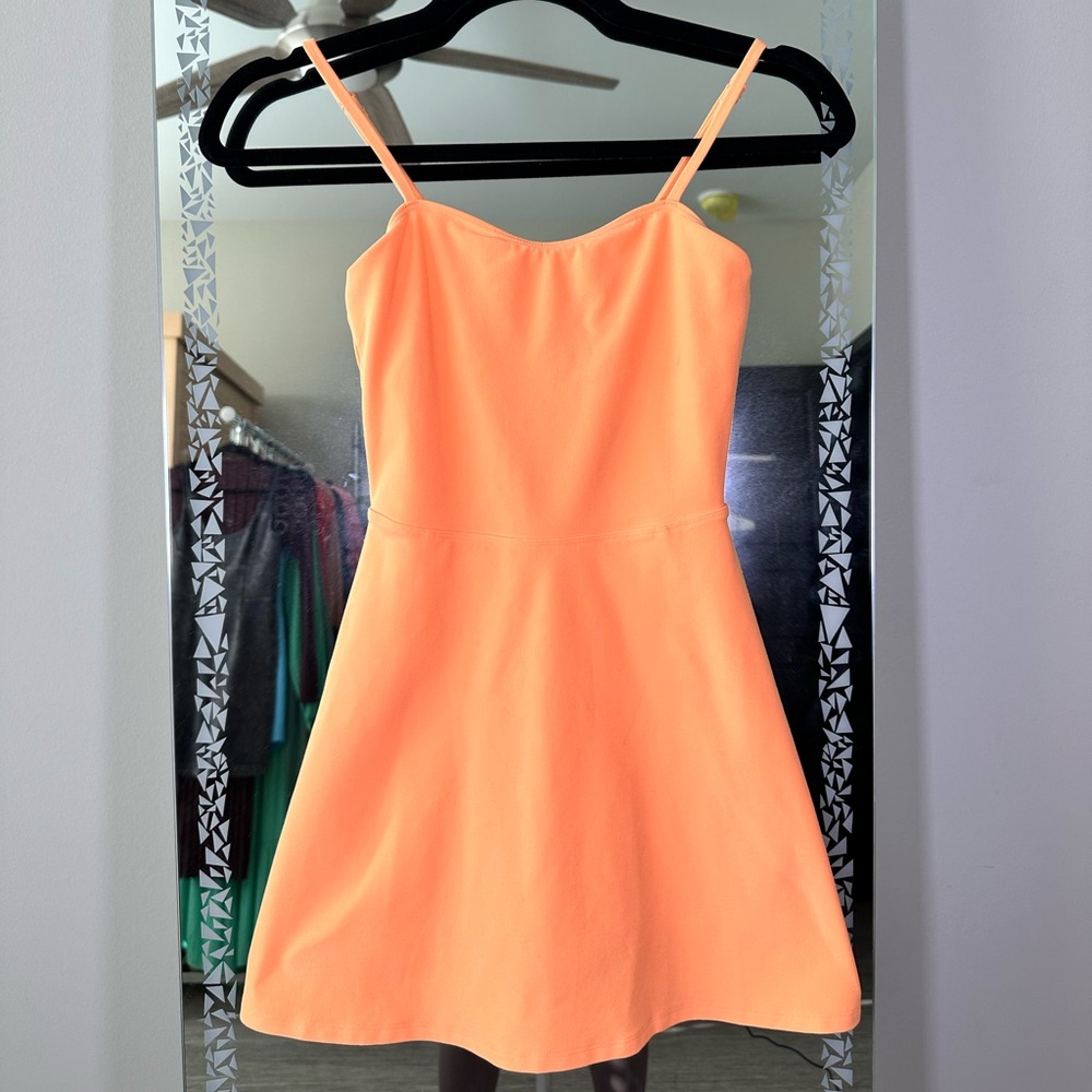 Alo Tennis Dress in Apricot